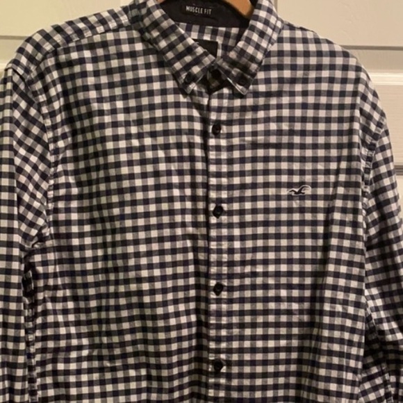 Hollister long sleeve shirt.  M. - Picture 5 of 6